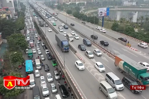 Hà Nội phấn đấu vận tải công cộng đáp ứng 30-35% nhu cầu vào 2025 