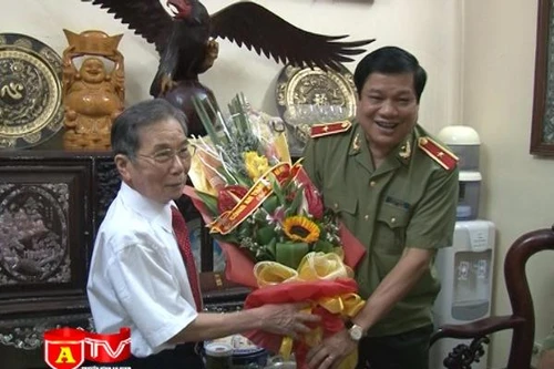 Cán bộ Công an hưu trí là tấm gương sáng