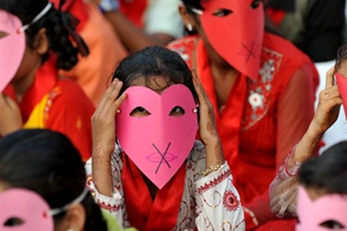 “Ông tơ, bà nguyệt” cho người có HIV 