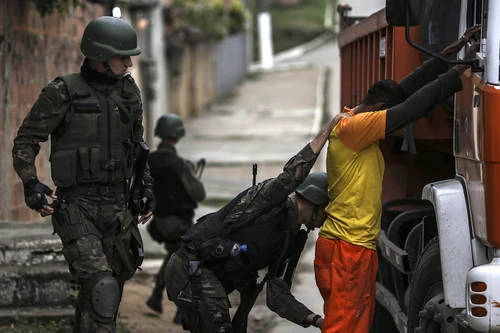 Brazil mạnh tay trấn áp tội phạm ở Rio de Janeiro