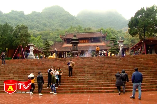 Đảm bảo an ninh, an toàn đón du khách đến với chùa Hương