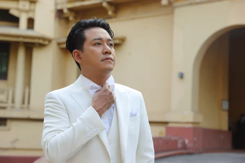 Tuấn Hưng làm liveshow, dành phần lớn thời lượng tri ân nhạc sĩ Ngọc Châu