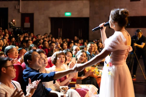 Ca sĩ Nguyễn Ngọc Anh trần tình về nghi vấn tình cảm với nhạc sĩ Đỗ Bảo