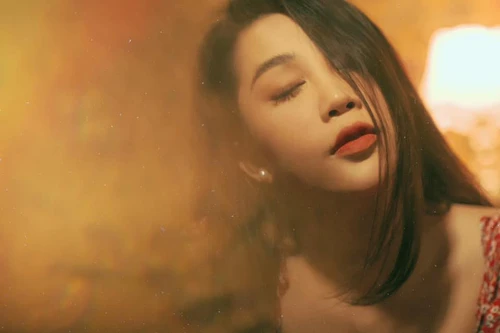 Tiểu thuyết ngôn tình của Gào mở màn cho dự án nghệ thuật "Như đóa hoa sương"