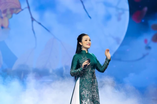 90 phút thăng hoa của Tân Nhàn trên sân khấu "Con đường âm nhạc"