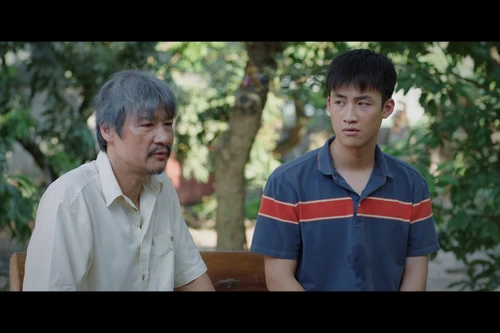 NSƯT Võ Hoài Nam làm nghề "đóng quan tài, vớt xác" nuôi 3 con trong phim mới của VTV