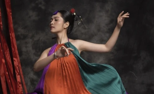 Đầu Xuân mới, "xem tử vi" cùng ca sĩ Duyên Quỳnh