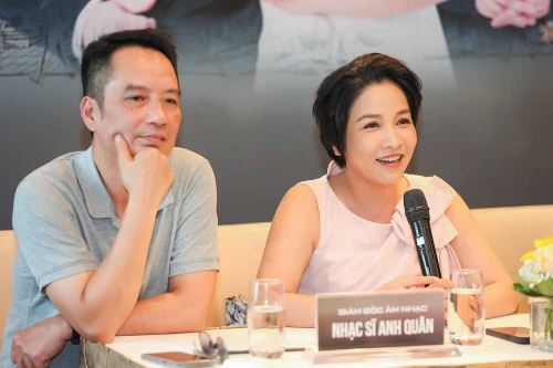 Ca sĩ Mỹ Linh: “Tôi và ông xã cãi nhau hai mươi mấy năm, đến giờ cũng mệt rồi”