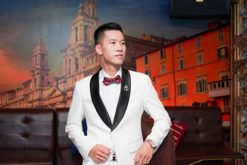 Ca sĩ "Ngôi sao Bolero" cùng đạo diễn Tạ Huy Cường làm phim ca nhạc lấy cảm hứng về cuộc đời chính mình