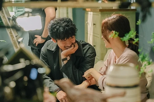 Trấn Thành tung poster đặc biệt của phim chiếu Tết 2024