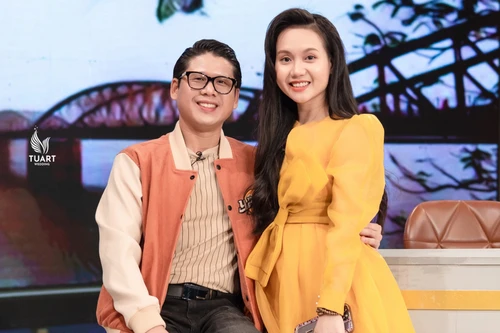 "Nhạc sĩ độc quyền" của Tùng Dương tiết lộ chuyện tình "cảm lạnh"