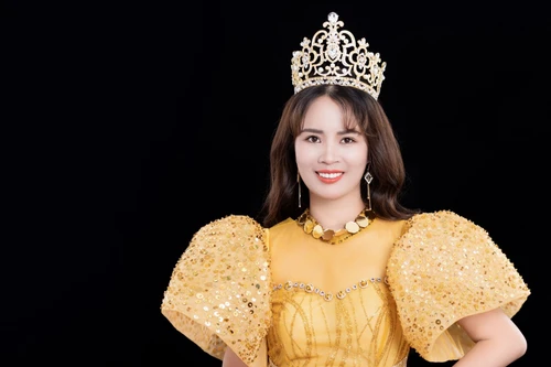  Cây viết 8x Phạm Thị Ngọc Thanh đăng quang Á hậu 