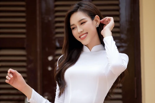 Bộ ảnh "lưu giữ thanh xuân" của Hoa hậu Đỗ Thị Hà