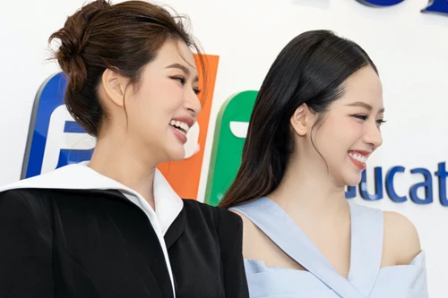 Hai Hoa hậu nhận học bổng 400 triệu đồng/ suất
