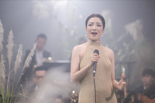 Phạm Thu Hà “rủ” 100 người thu âm, ghi hình 20 ca khúc nhạc Pop bằng công nghệ đĩa than