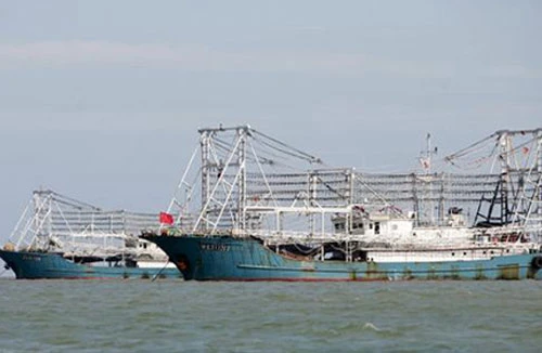 Chính sách tung tàu cá lấn chiếm Biển Đông