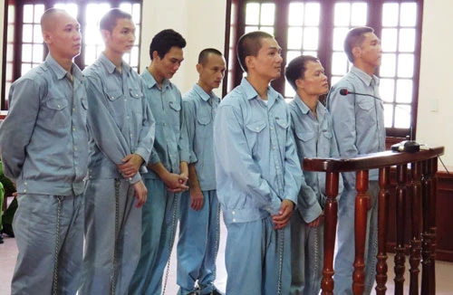 Cộng án tù cho 7 phạm nhân bắt quản giáo làm con tin