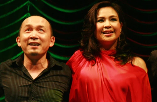 Đường xa mây trắng còn bay