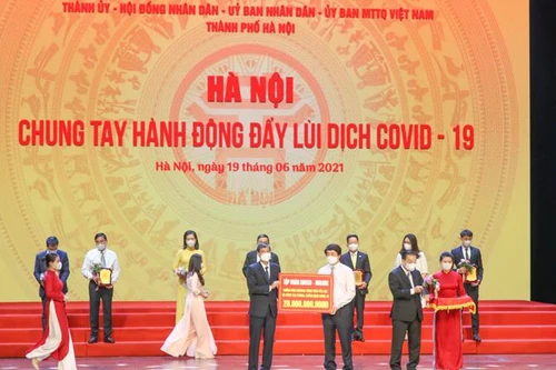 HDBank trao tặng 20 tỷ đồng cho Quỹ vắc-xin của TP. Hà Nội