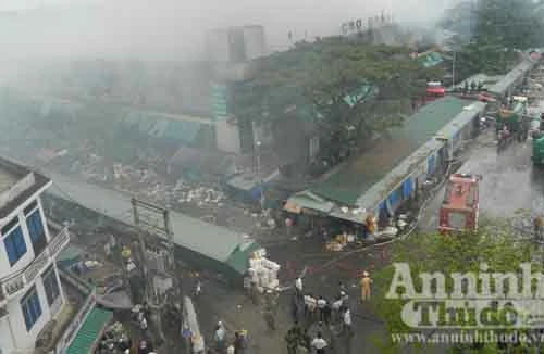 Tạm đình chỉ công tác lãnh đạo và nhân viên BQL chợ