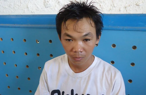 Bắt khẩn cấp công nhân trộm máy trong công ty