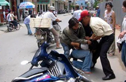 Nhanh chóng bắt giữ kẻ cướp tài sản của người nước ngoài