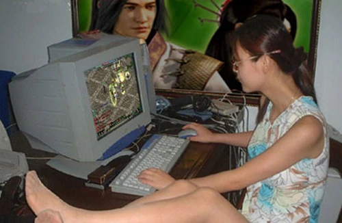 Mẹ nghiện game, vứt bỏ con vừa sinh