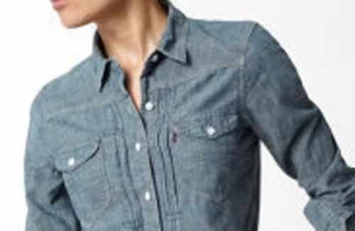 Đơn giản với áo sơ mi từ chất liệu chambray
