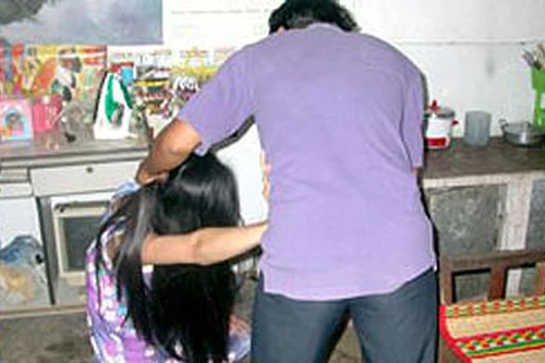  Đánh chết vợ, lãnh 12 năm tù