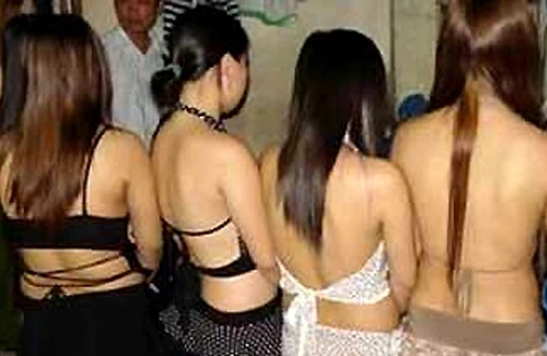 “Làm tiền” trên thân xác gái mại dâm