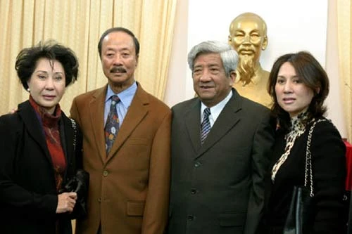 Bữa cơm cuối năm với ông Nguyễn Cao Kỳ bên chùa Quảng Bá 