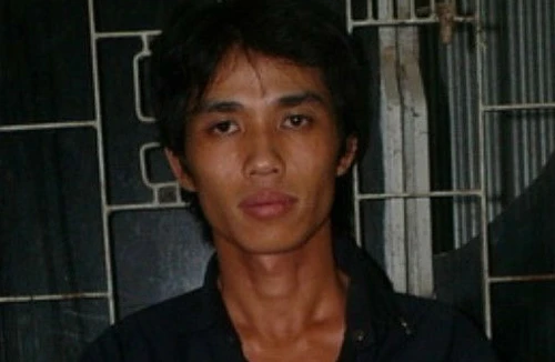 Đang ân ái, đâm người yêu điên cuồng vì một số máy lạ