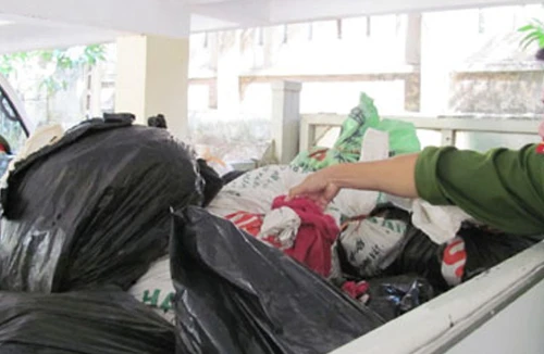 Bắt giữ vụ vận chuyển gần 800kg thuốc nổ