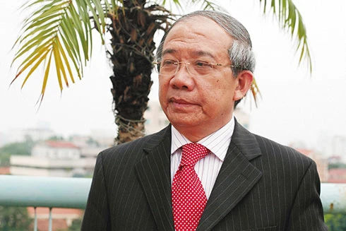 GS Trần Văn Nhung viết thư ngỏ gửi Bộ Chính trị về quốc sách cho tiếng Anh