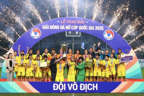 Thắng chung kết nghẹt thở, đội nữ TP.HCM lần thứ 4 vô địch Cúp quốc gia