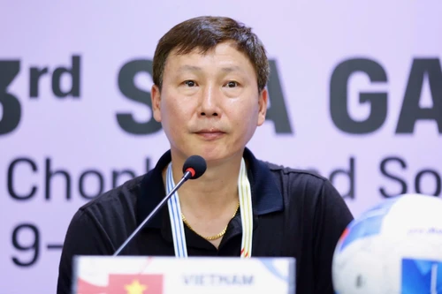 HLV Kim Sang-sik nói gì khi U22 Việt Nam thắng sát nút Lào?