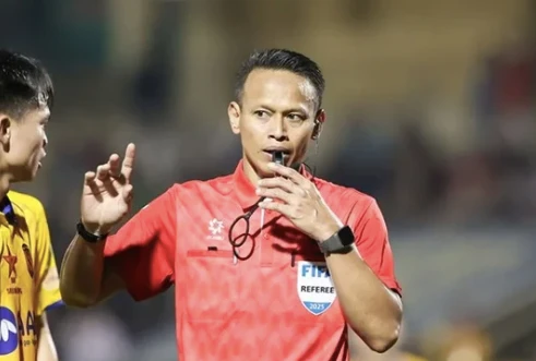 VPF thuê trọng tài ngoại bắt trận Hà Nội - Nam Định