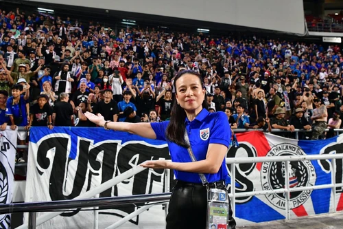 Vì sao người Thái đổ xô mua vé xem đội nhà đấu Singapore?