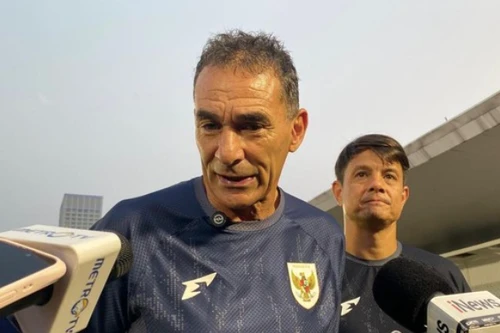 Bất ngờ lý do HLV Indonesia bỏ họp báo