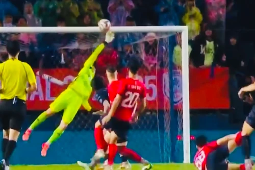 Video Nguyễn Filip cản phá xuất thần tại chung kết C1 Đông Nam Á