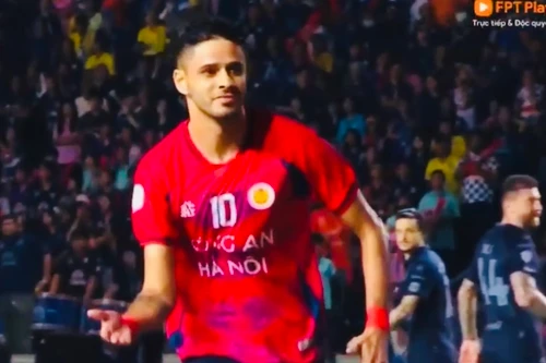 Video Leo Artur giúp Công an Hà Nội dẫn Buriram Utd 4-2