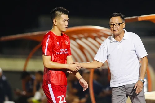 Vừa ra mắt, Tiến Linh đã ghi bàn cho Công an TP.HCM FC