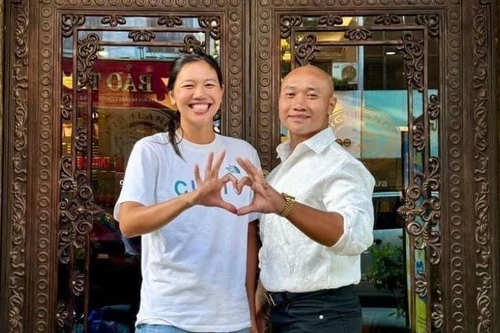 Ánh Viên cùng Bệu bé bỏng tạo hình trái tim, gây sốt mạng xã hội