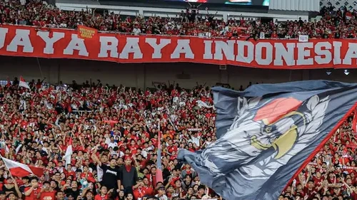 Hành động xấu xí của cổ động viên Indonesia