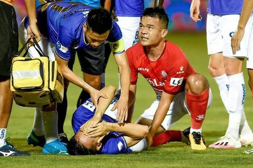 Vòng 5 V-League: Hùng Dũng gãy chân, Kiatisak xóa tan hoài nghi