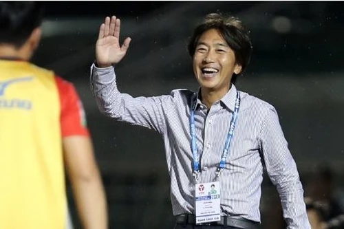 Sự nghiệp xuống dốc, HLV Miura tìm về V-League?