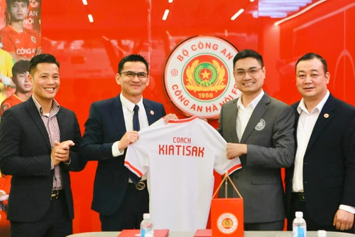 Công an Hà Nội FC ra mắt tân HLV trưởng Kiatisak