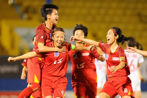 9 nữ cầu thủ TP.HCM ra Hà Nội cách ly để kịp tập trung ĐTQG