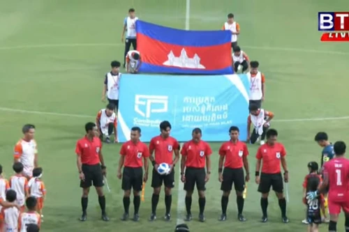 Campuchia sử dụng 'VAR chạy bằng cơm'