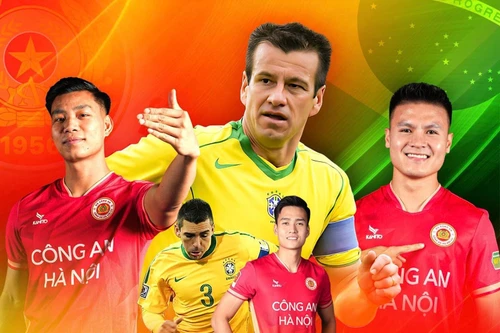 Quang Hải cùng đồng đội so giày với các danh thủ Brazil